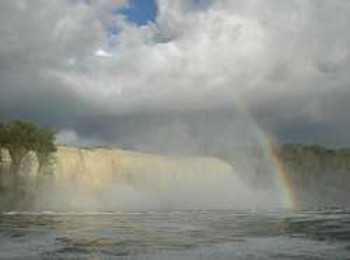 Salto Hacha de Canaima