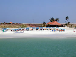 Hotel Brisas del Mar coche