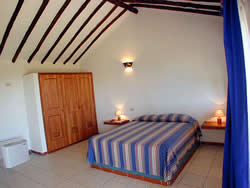Hotel Brisas del Mar coche