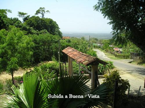 Casa y Caba�a Falcon Mar