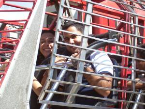 Con Nahimar Gonzalez en el martillo del parque Italo