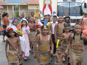 PROCESION DE LOS INDIOS COROMOTANOS DE LA RAIZA