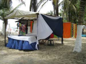 Playa Parguito, área de masajes y ventas artesanias!