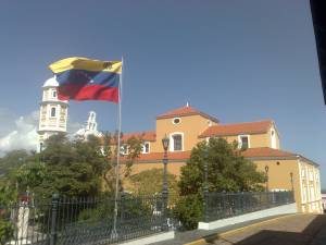 Cupula del Reloj de La Catedral y Gobernaci&oacute;n de bol&iacute;var
