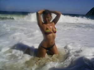 chica rasta-fari