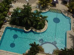 Mirada al Caribe a través del Hotel Ole Caribe Piscina Mirada al Caribe a través del Hotel Ole Caribe