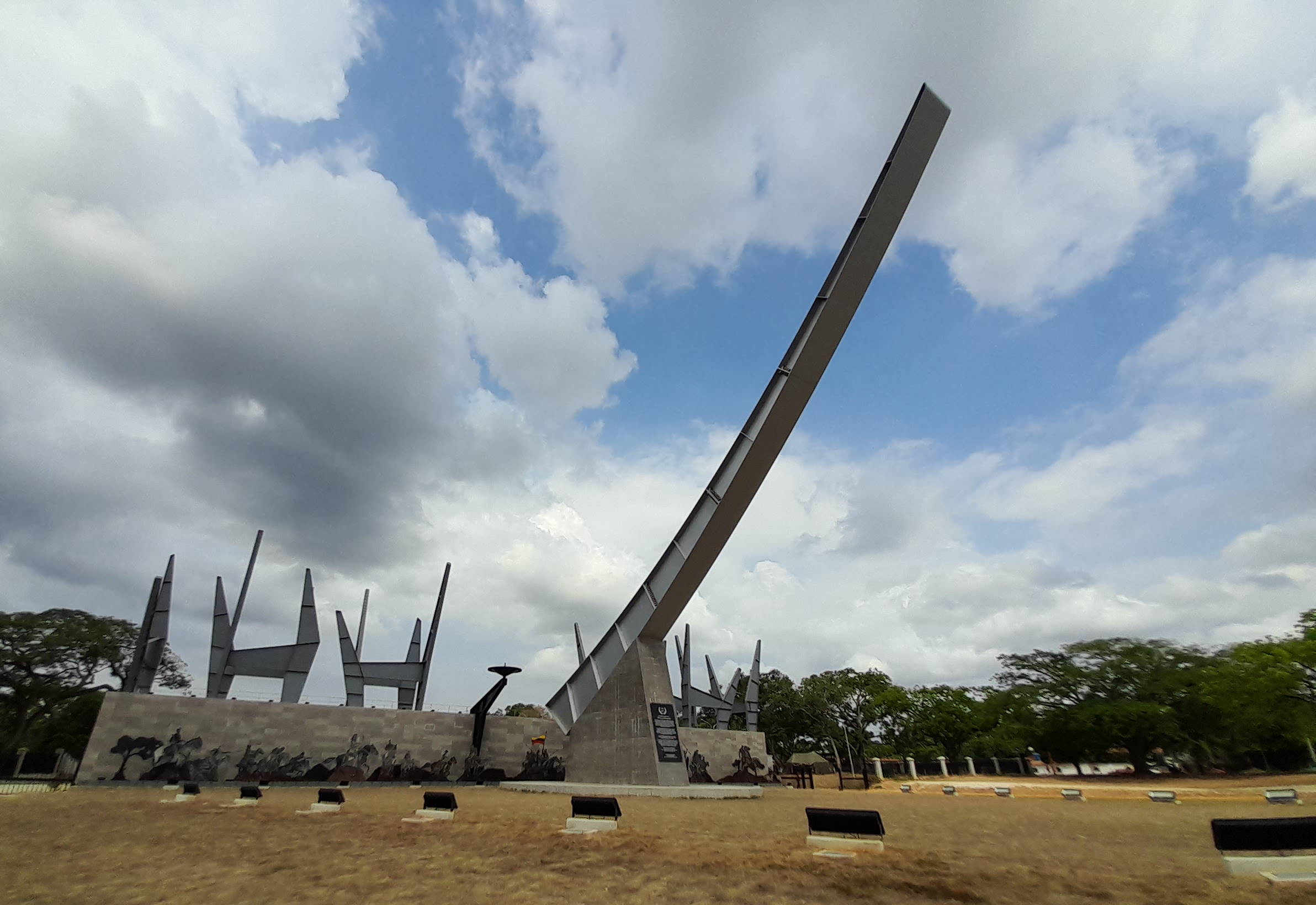 Monumento que simboliza la espada de Bolvar en el campo de carabobo