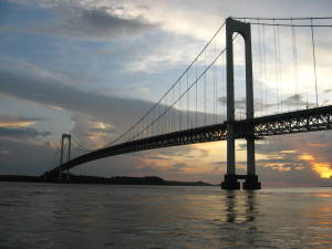 <br />El puente Angostura desde el río Orinoco