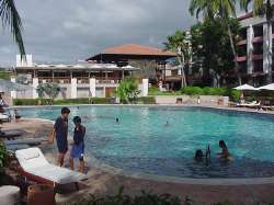 Piscina del hotel cumanagoto