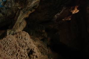 en la entrada cueva del indio