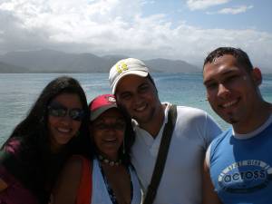 Adriana t, Leunam Parra mi mama y yo en isla larga