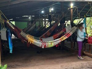 hamacas en el campamento base