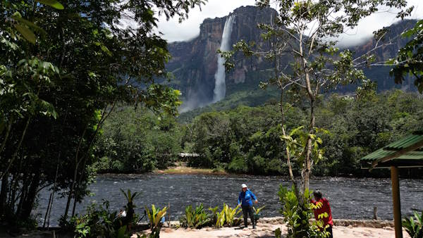 posando ante el salto angel