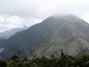 Im Vordergrund der Pico Oriental und im Hintegrund der Pico Naiguata