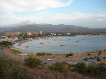 Baía de Juan Griego vista do forte