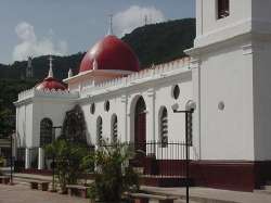 Kirche in dem Fluss Caribe