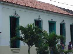 Casas cerca del Río Caribe