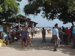 Mercado cerca del Río Caribe